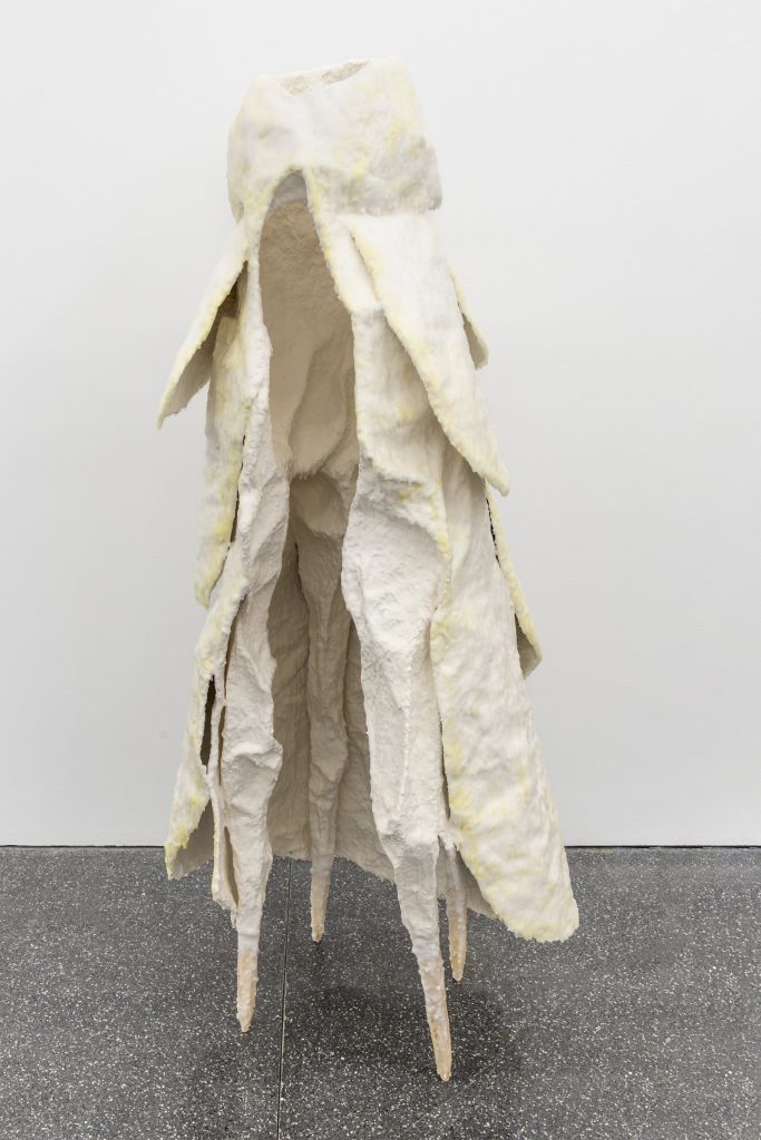 Ángela Jiménez Durán, Vesicomyas, 2026, papier-mâché sculpture