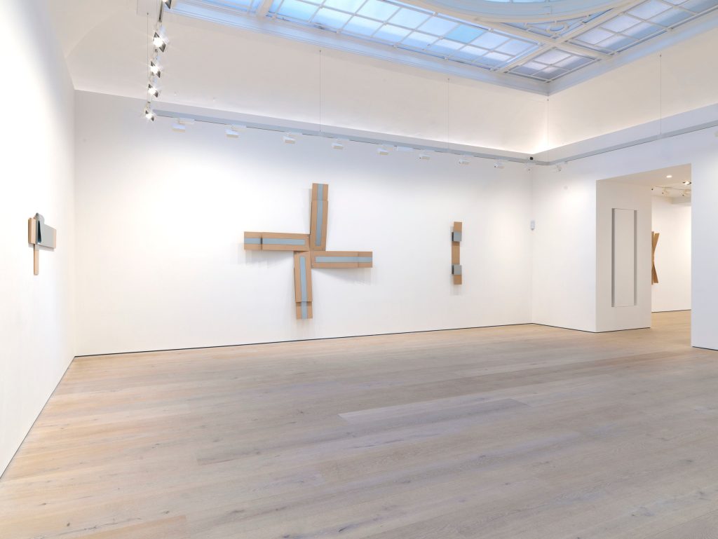 Lesley Foxcroft, installation view at Annely Juda Fine Art, London
