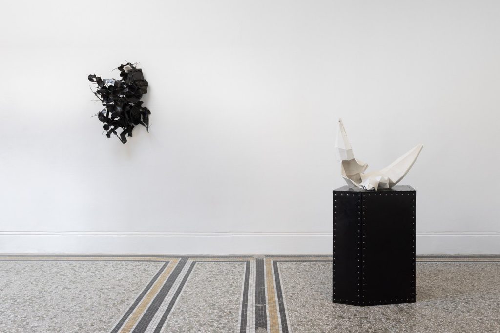 Liz Larner sculptures on the wall and on a plinth