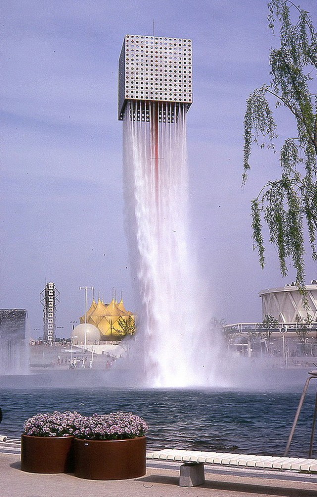 Isamu Noguchi fountain at Expo ’70 Osaka