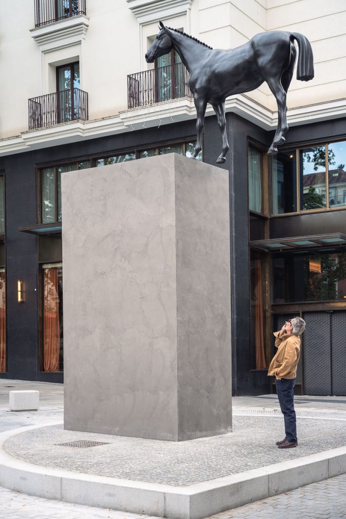 El rumor de la discordia by Gonzalo Lebrija, Plaza del Carmen, Madrid