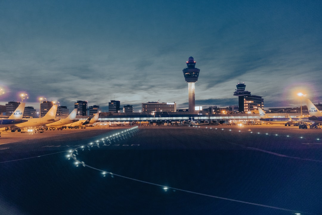 Voordelen van vooraf een taxi naar Schiphol boeken